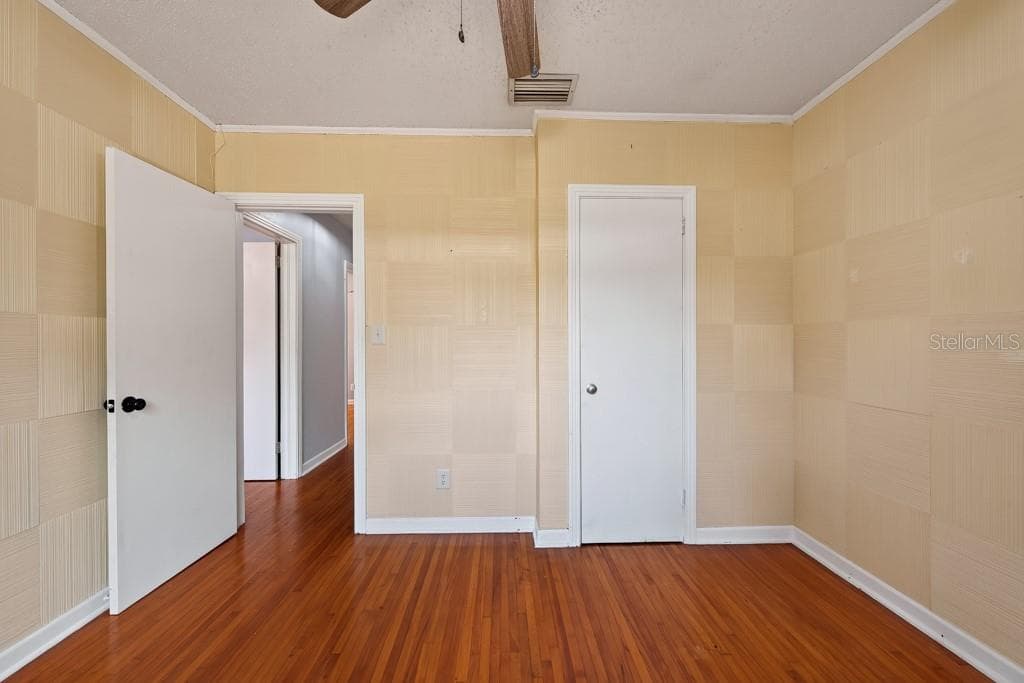 215 ELM ROAD — photo 31 of 66