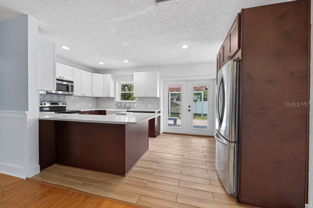 215 ELM ROAD — photo 10 of 66