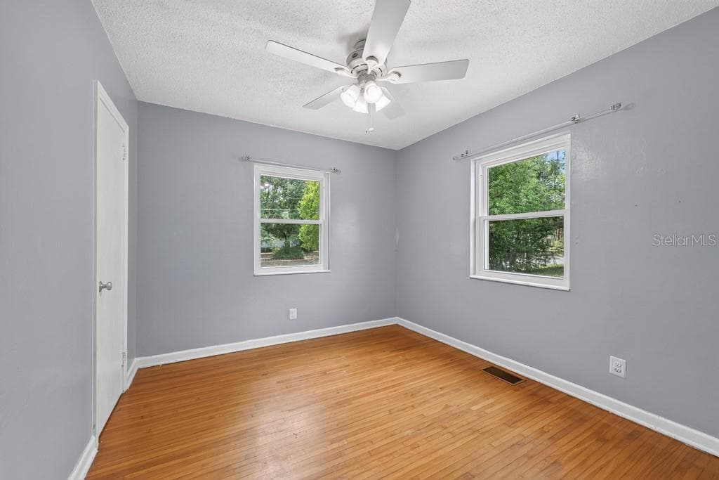 215 ELM ROAD — photo 26 of 66