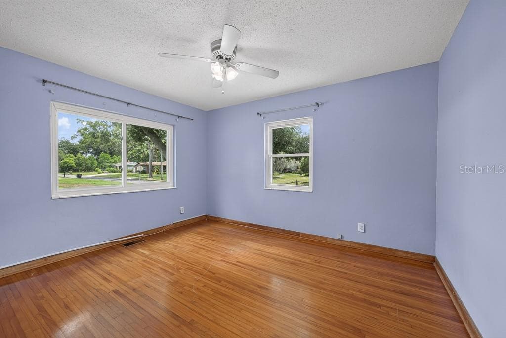 215 ELM ROAD — photo 22 of 66