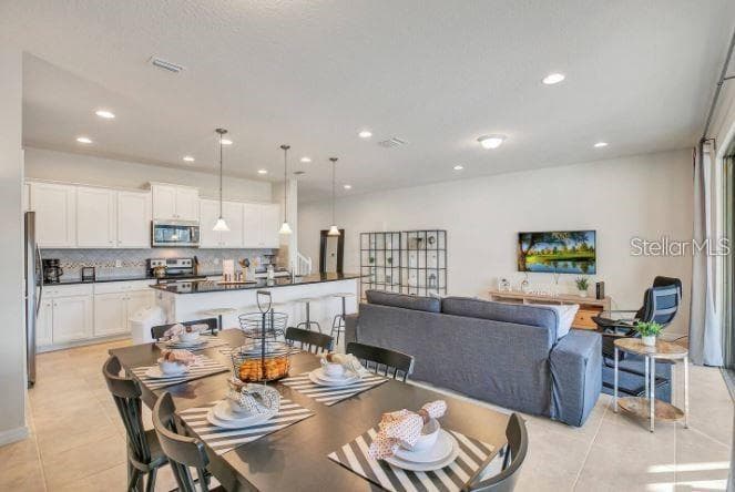 8818 GENEVE COURT — photo 4 of 25