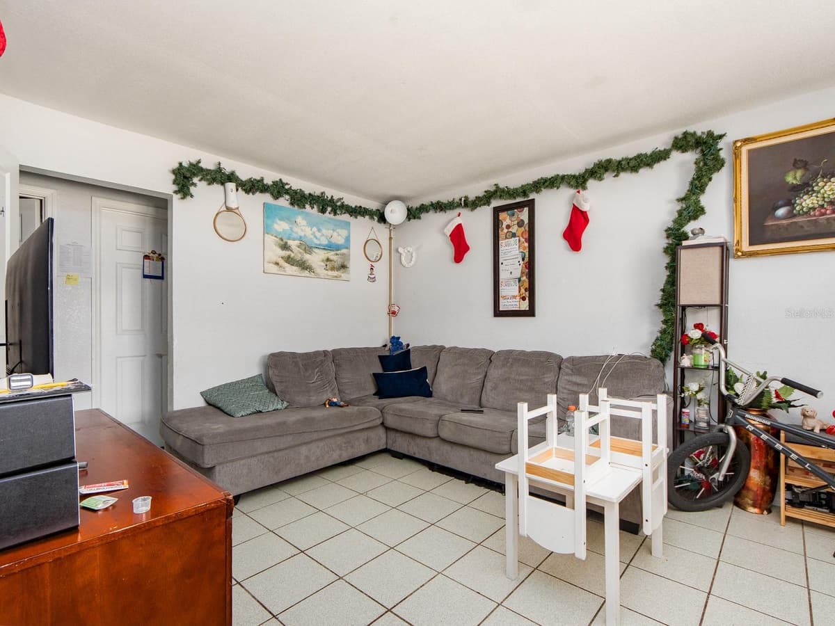 2532 WALNUT STREET — photo 8 of 19