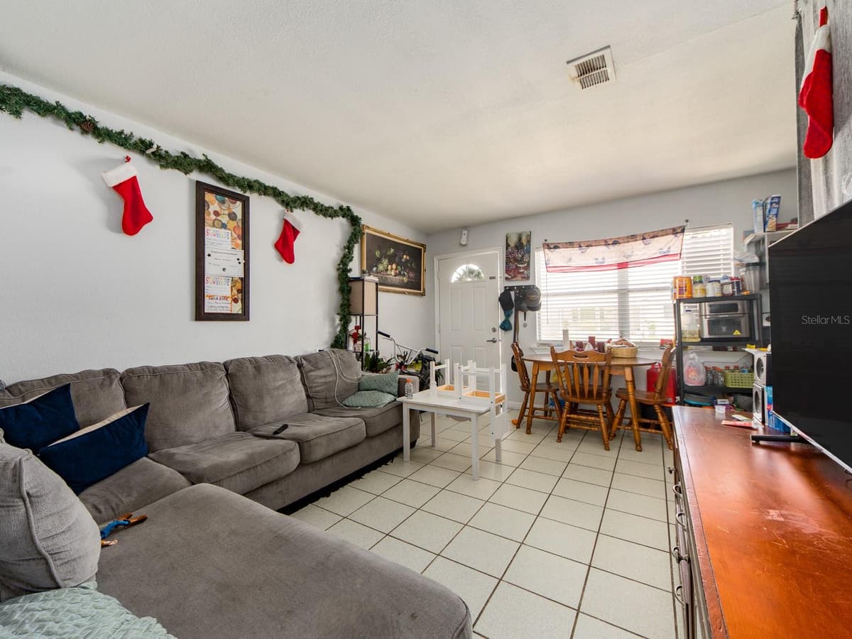 2532 WALNUT STREET — photo 10 of 19