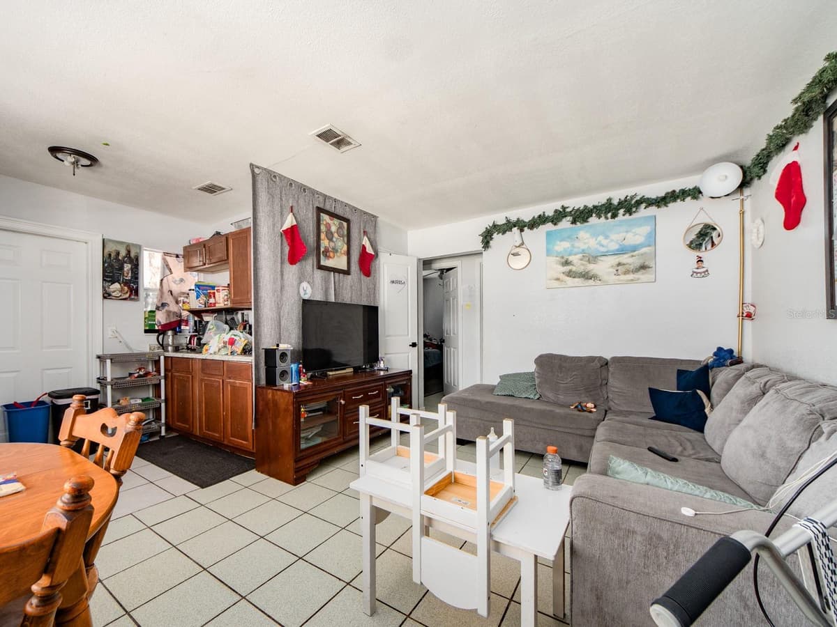 2532 WALNUT STREET — photo 9 of 19