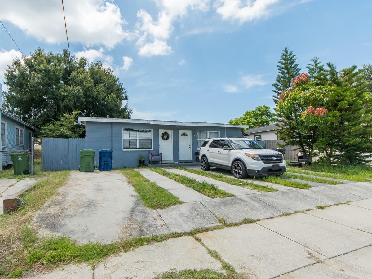 2532 WALNUT STREET — photo 2 of 19