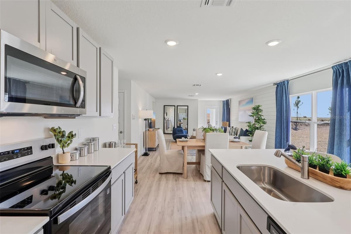 5331 CLOUDBERRY AVENUE — photo 7 of 31