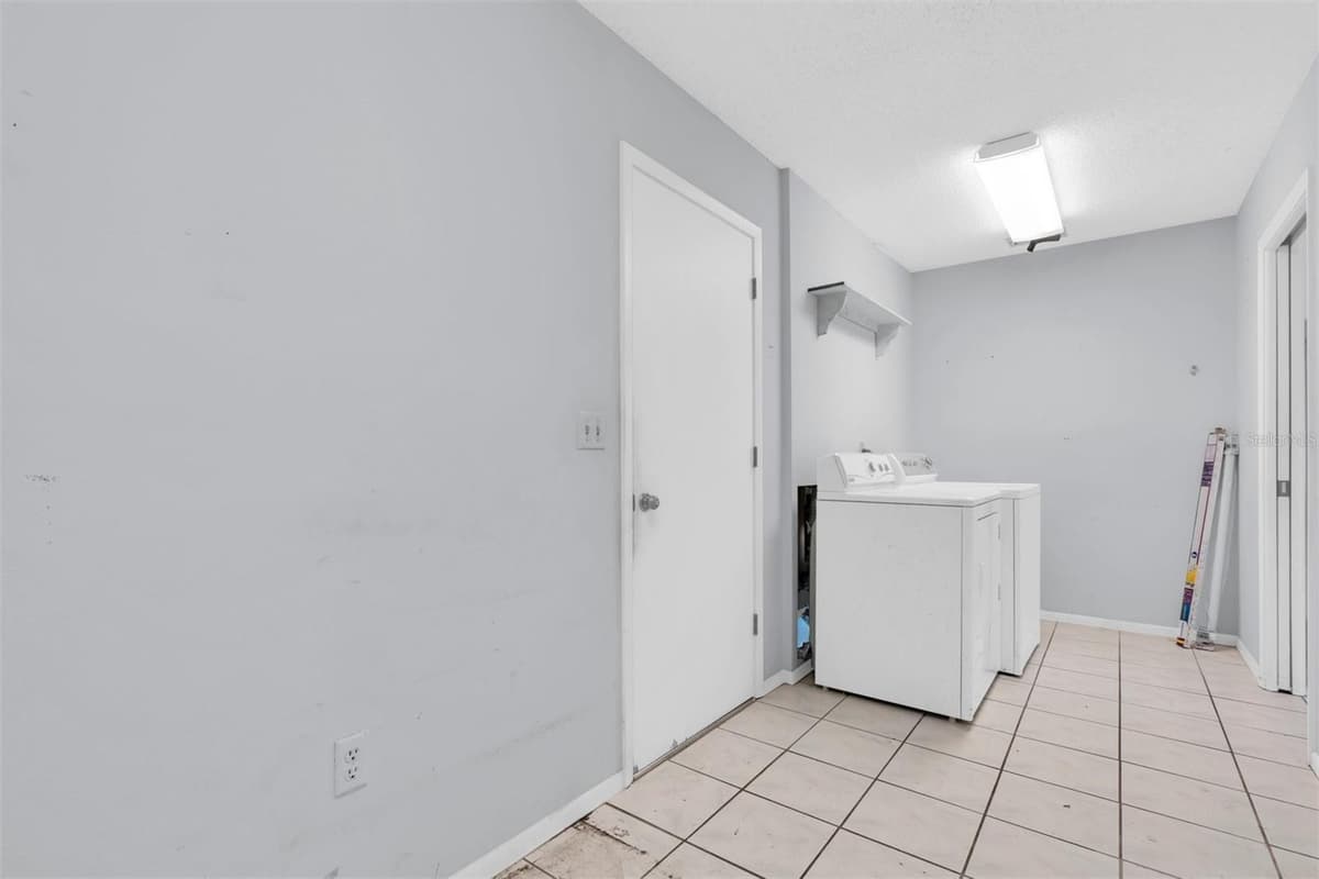 6804 W 8TH AVE — photo 29 of 38