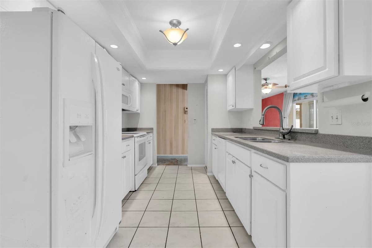 6804 W 8TH AVE — photo 21 of 38