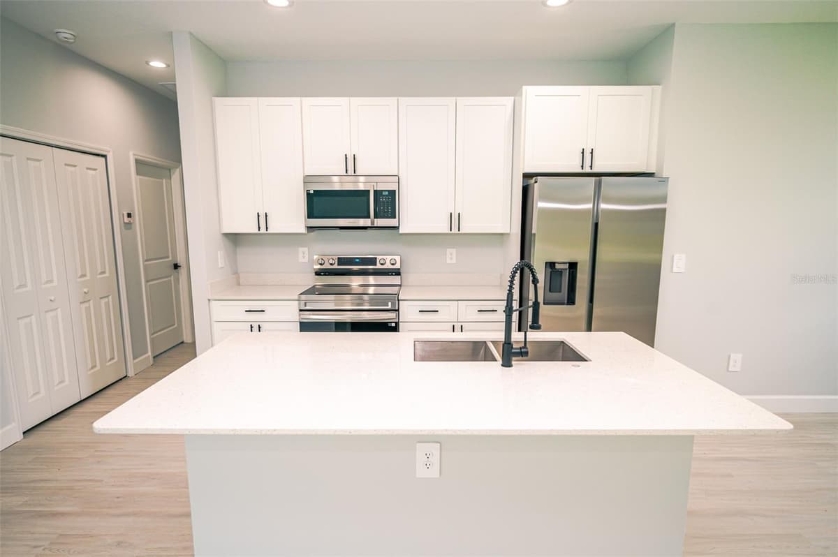 1103 SAINT TROPEZ COURT — photo 4 of 46