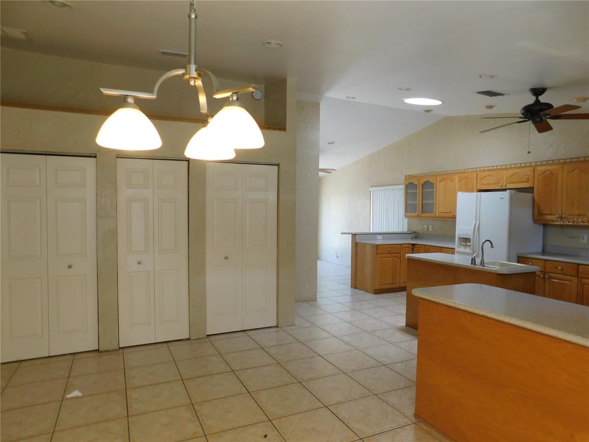 5430 2ND AVENUE — photo 7 of 20