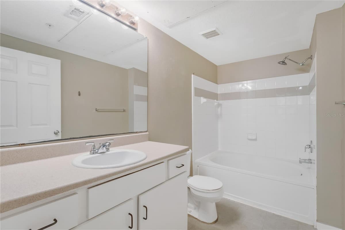 1810 PALM AVENUE — photo 13 of 25
