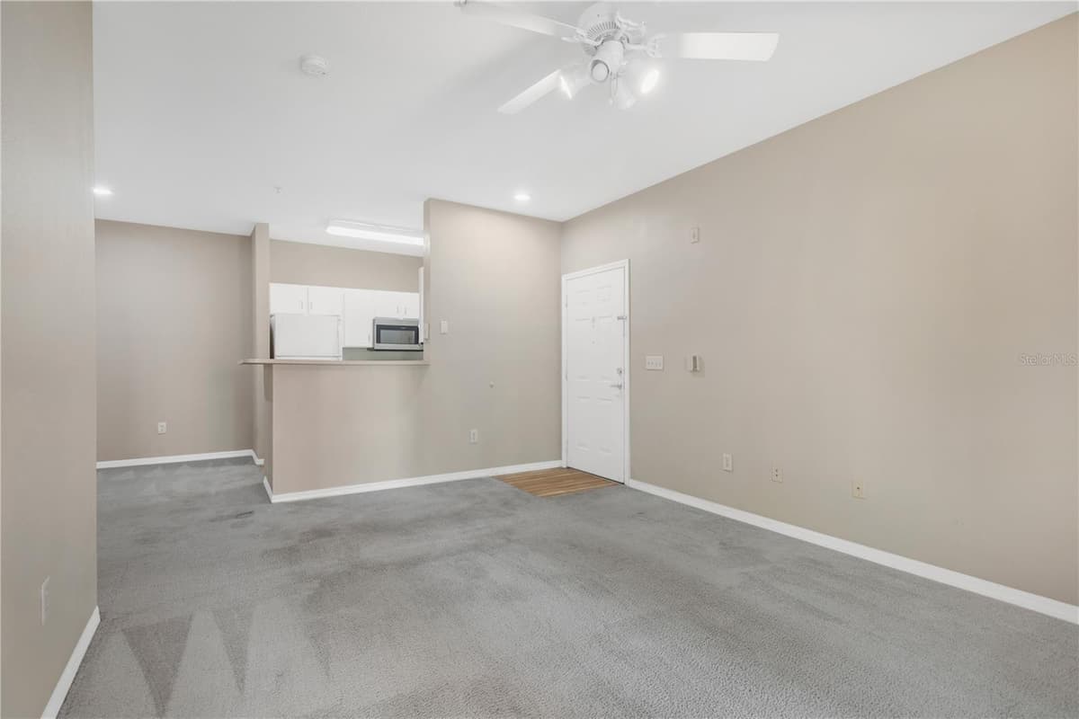 1810 PALM AVENUE — photo 2 of 25
