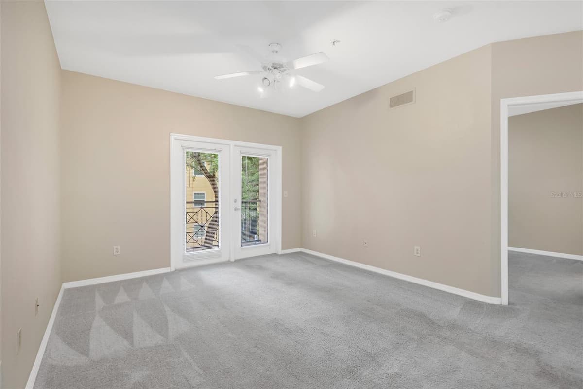1810 PALM AVENUE — photo 10 of 25