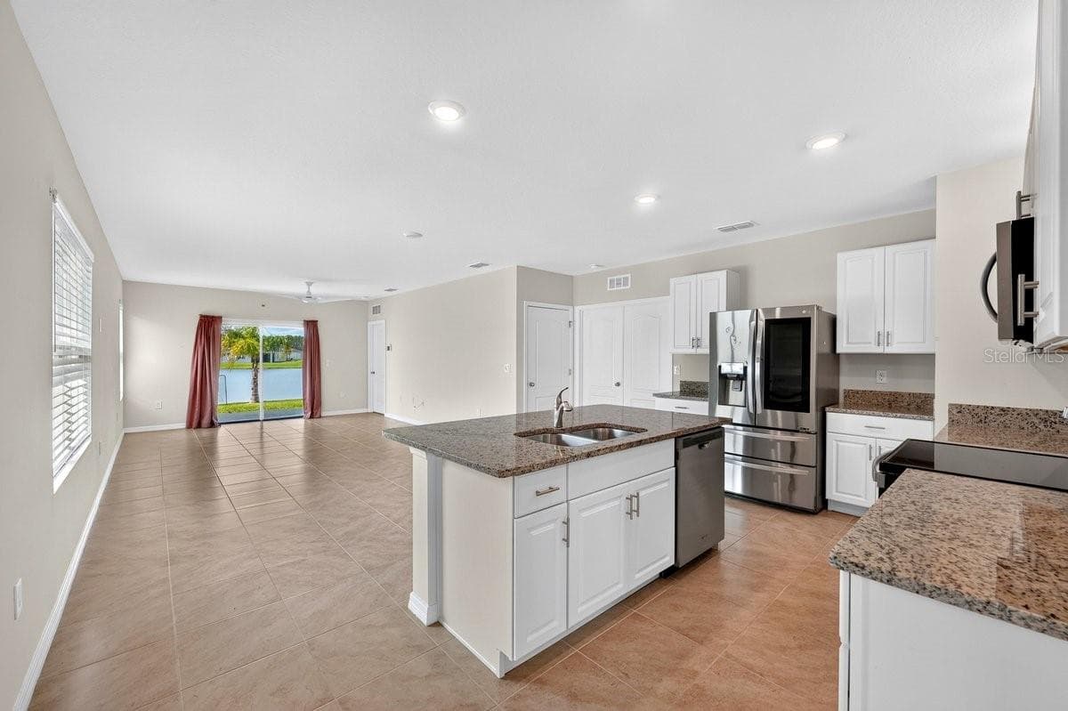 3118 BORASSUS DRIVE — photo 4 of 34