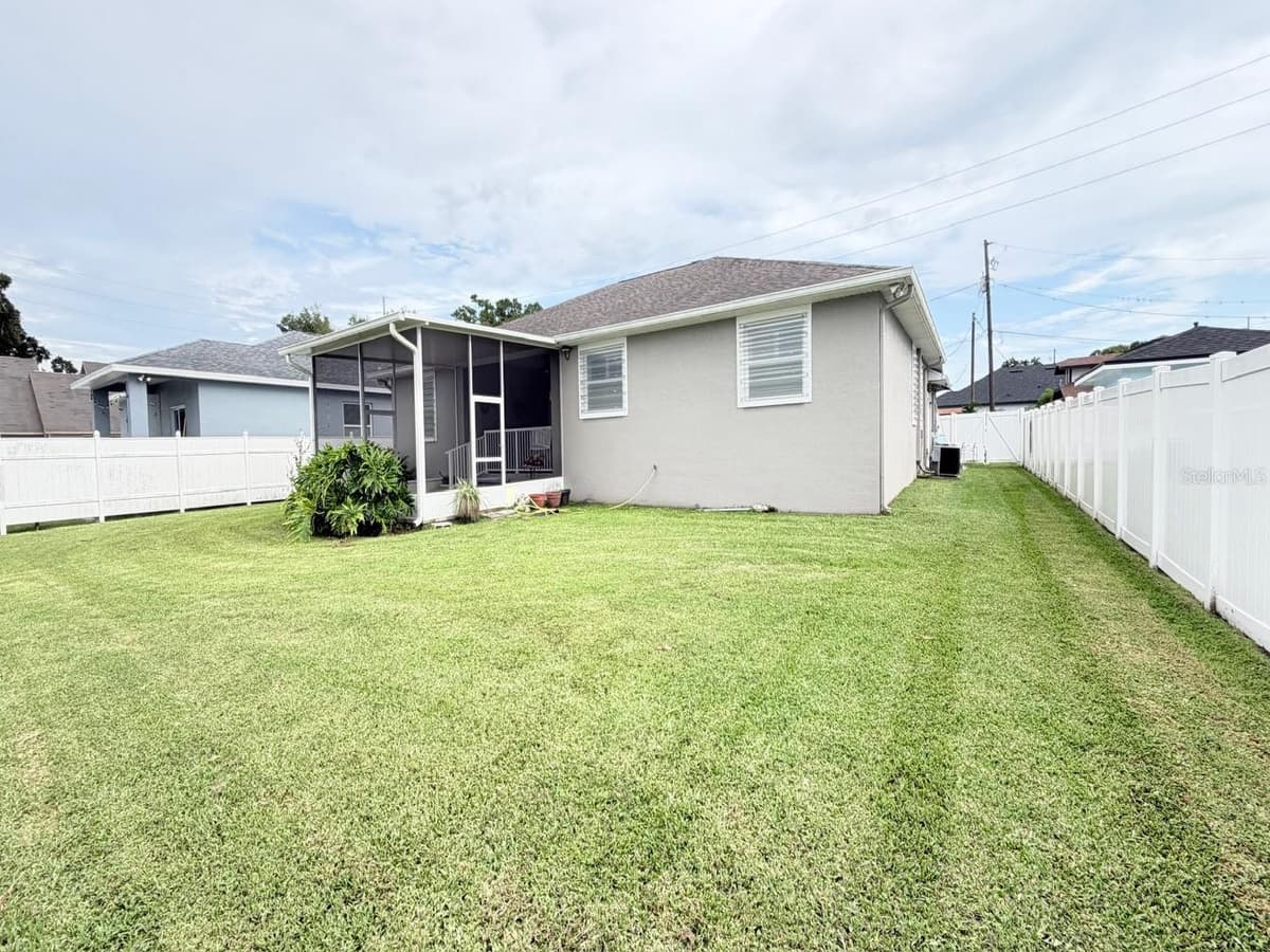2721 SITKA STREET — photo 4 of 32