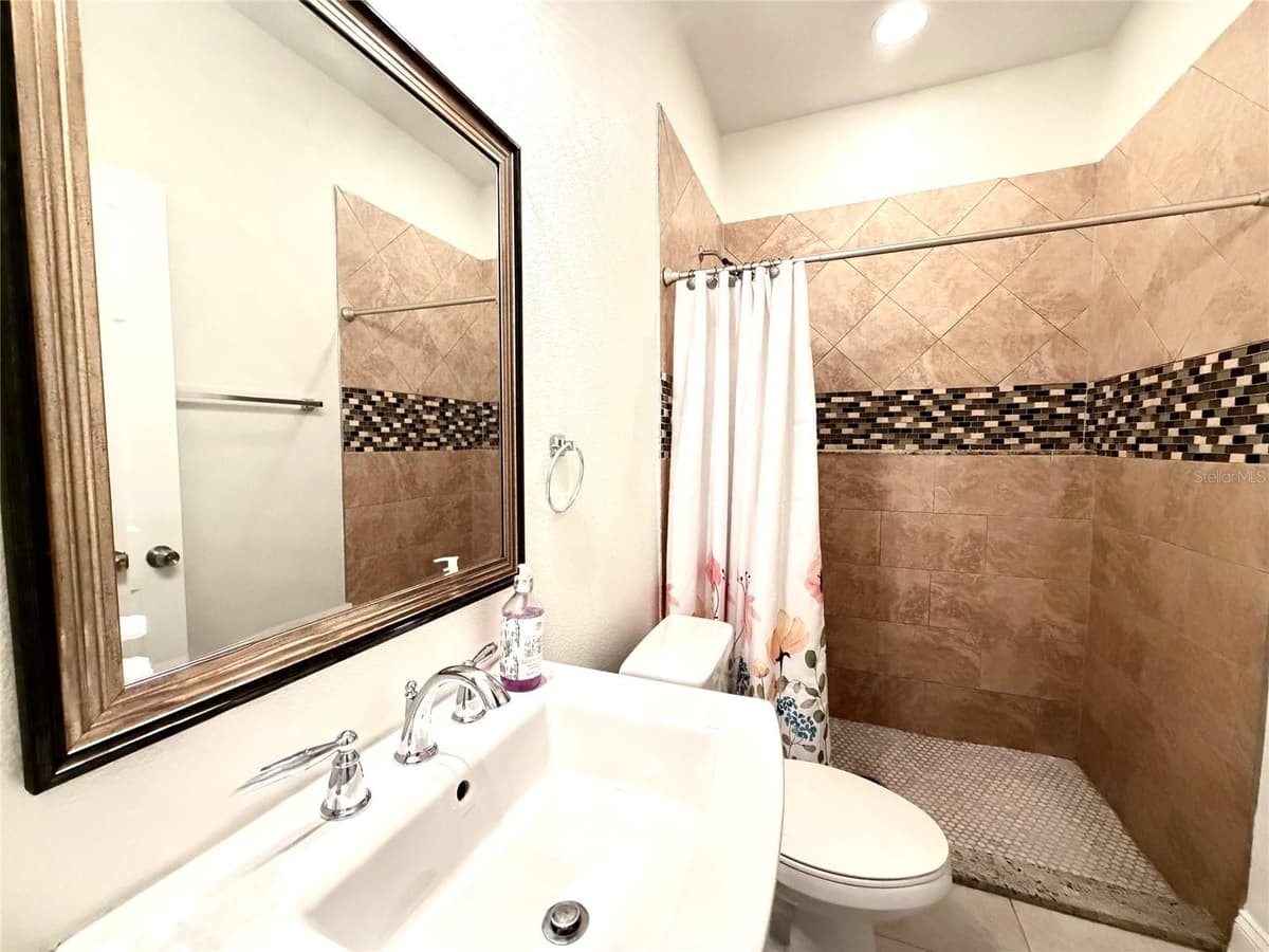 2721 SITKA STREET — photo 27 of 32