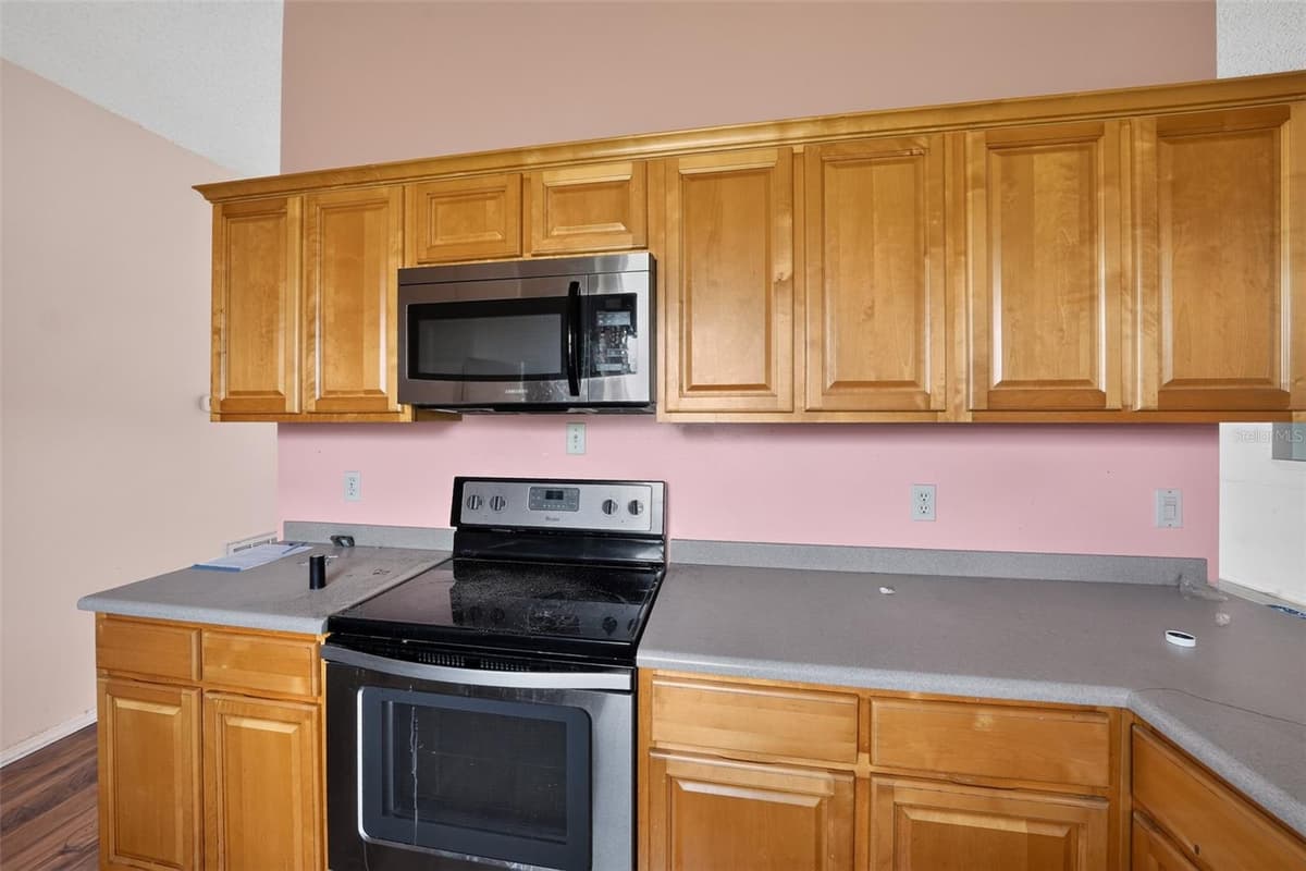 1632 CAINS AVENUE — photo 6 of 32