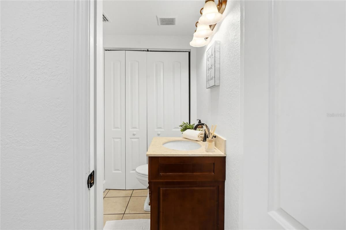 6004 JEAN STREET — photo 14 of 40
