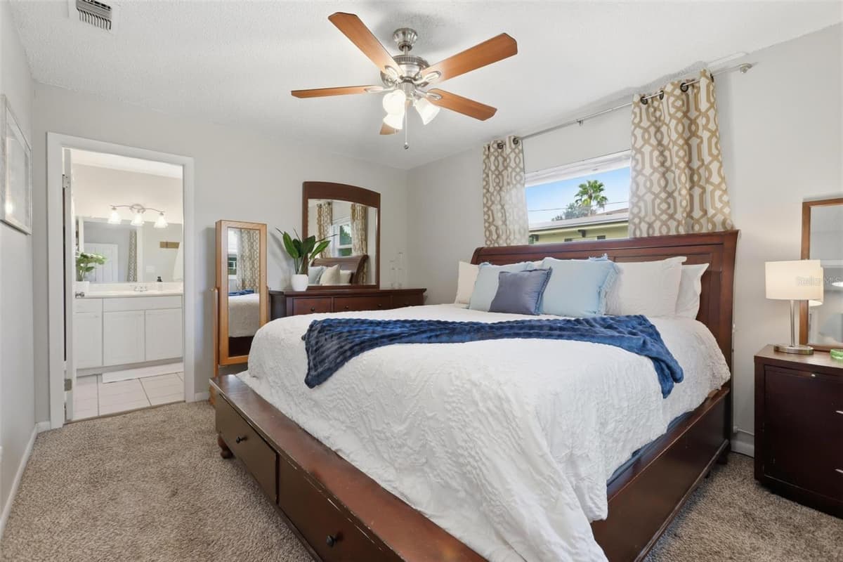 1004 CRESCENT PARKWAY — photo 17 of 36