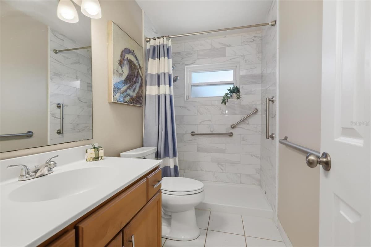 1004 CRESCENT PARKWAY — photo 22 of 36