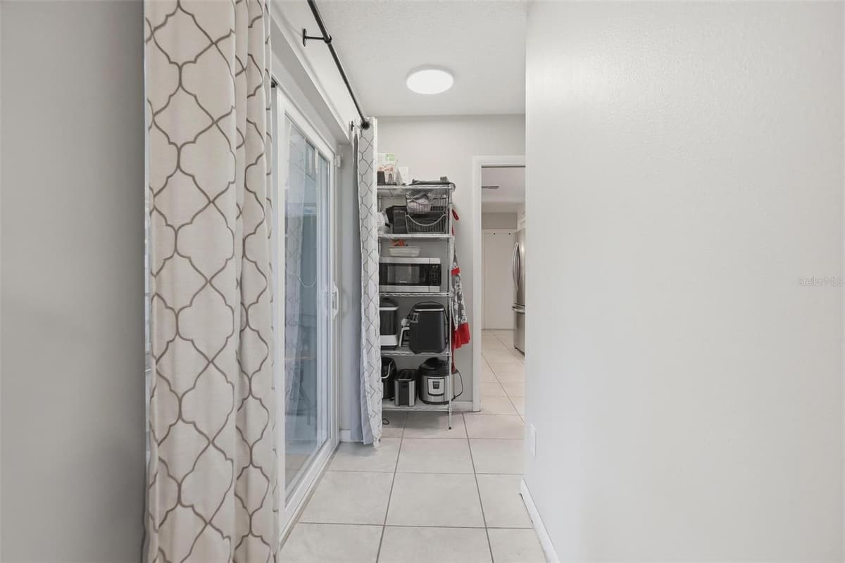 1004 CRESCENT PARKWAY — photo 15 of 36