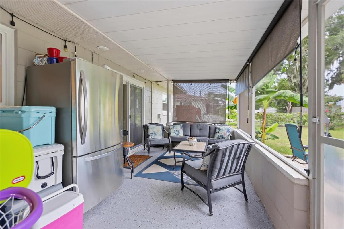 1004 CRESCENT PARKWAY — photo 27 of 36