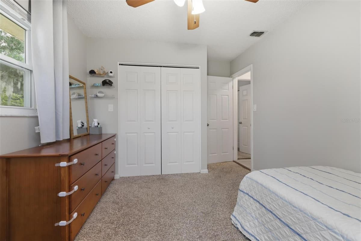 1004 CRESCENT PARKWAY — photo 24 of 36