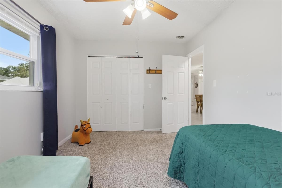 1004 CRESCENT PARKWAY — photo 21 of 36