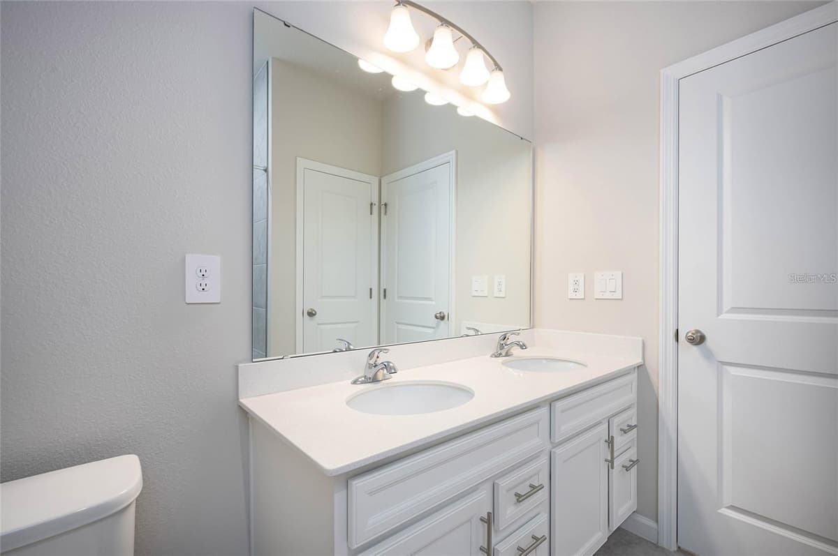 16873 CASTORO DRIVE — photo 12 of 42