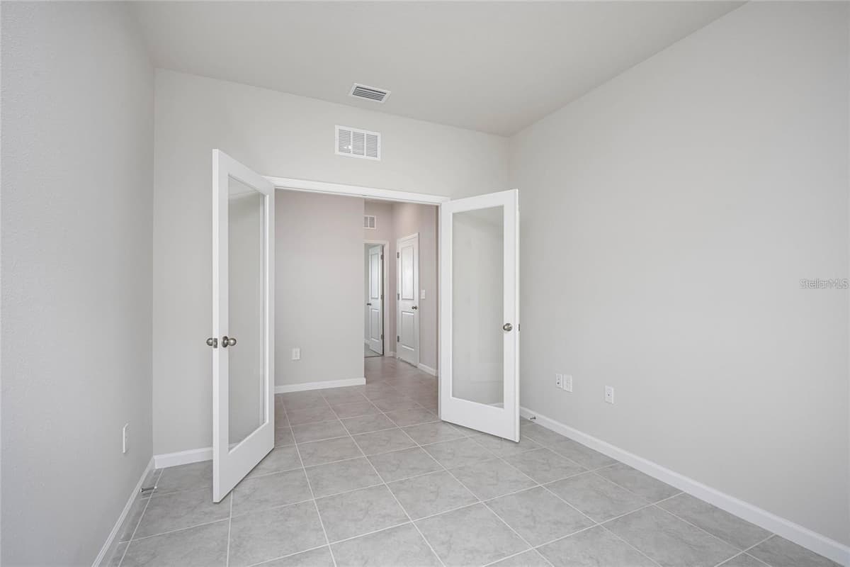 16873 CASTORO DRIVE — photo 14 of 42