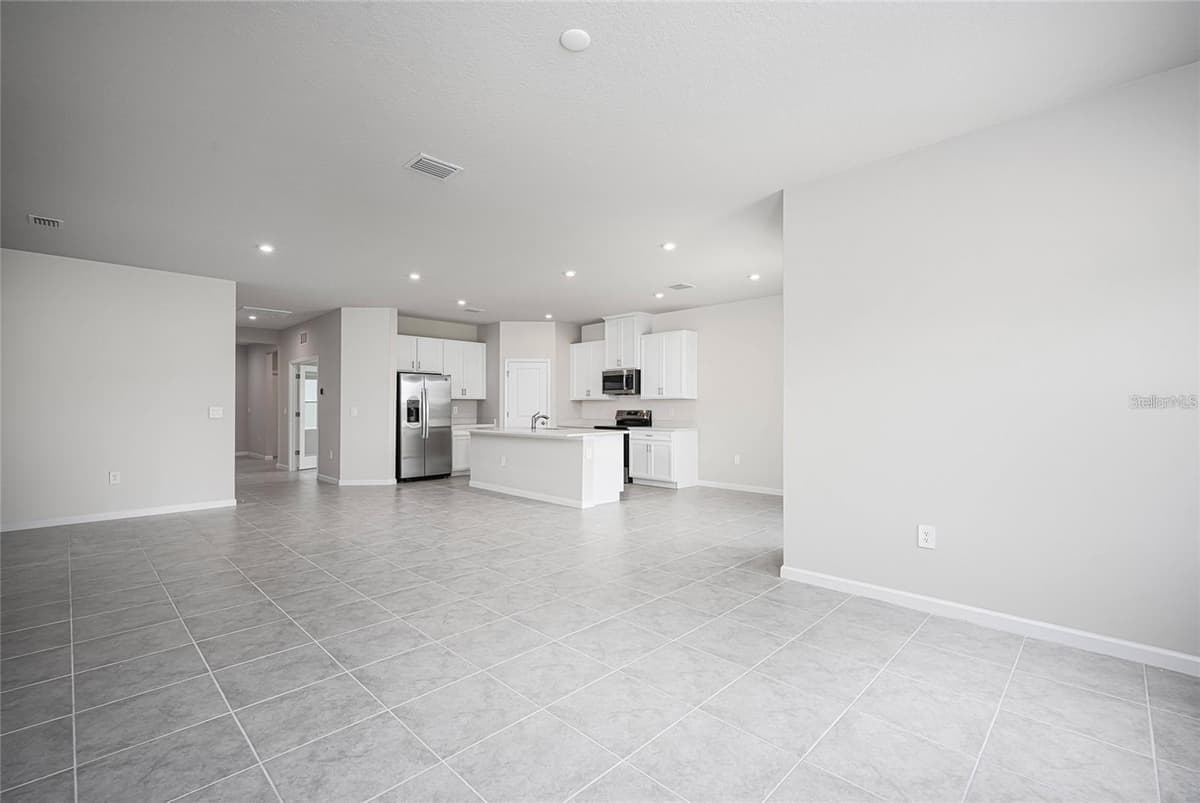 16873 CASTORO DRIVE — photo 29 of 42