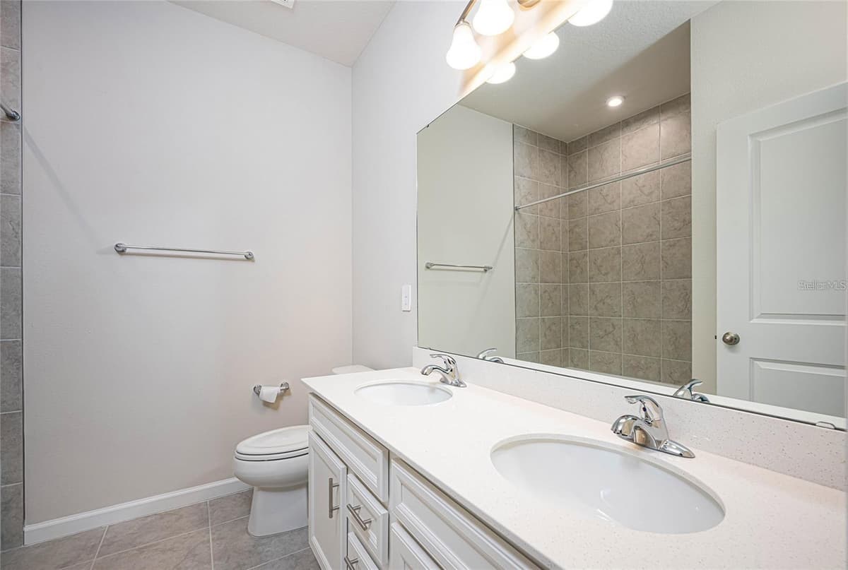 16873 CASTORO DRIVE — photo 10 of 42