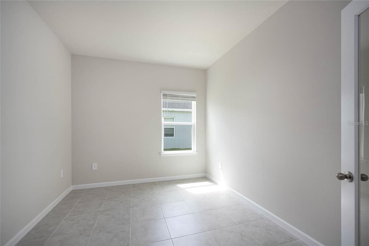 16873 CASTORO DRIVE — photo 13 of 42
