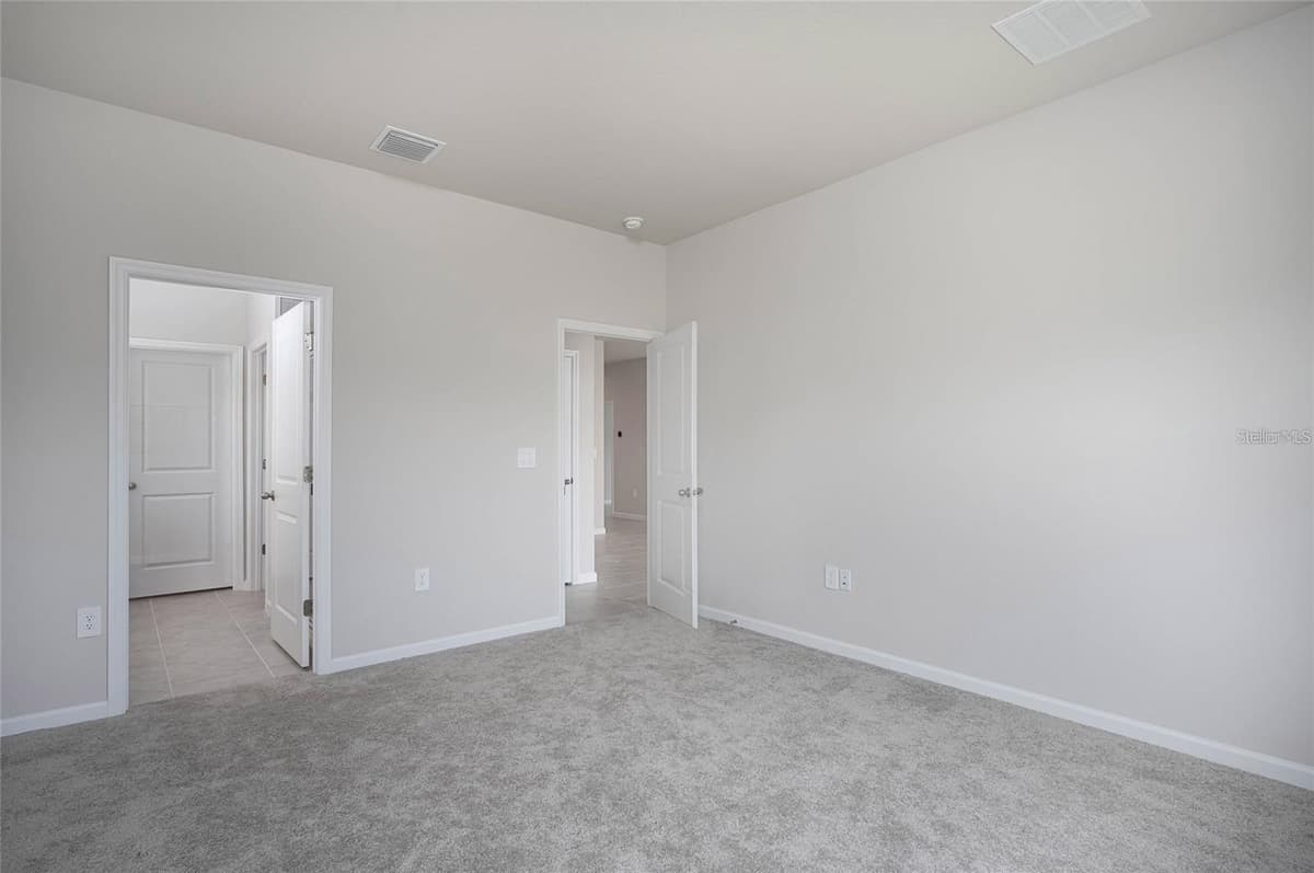 16873 CASTORO DRIVE — photo 31 of 42