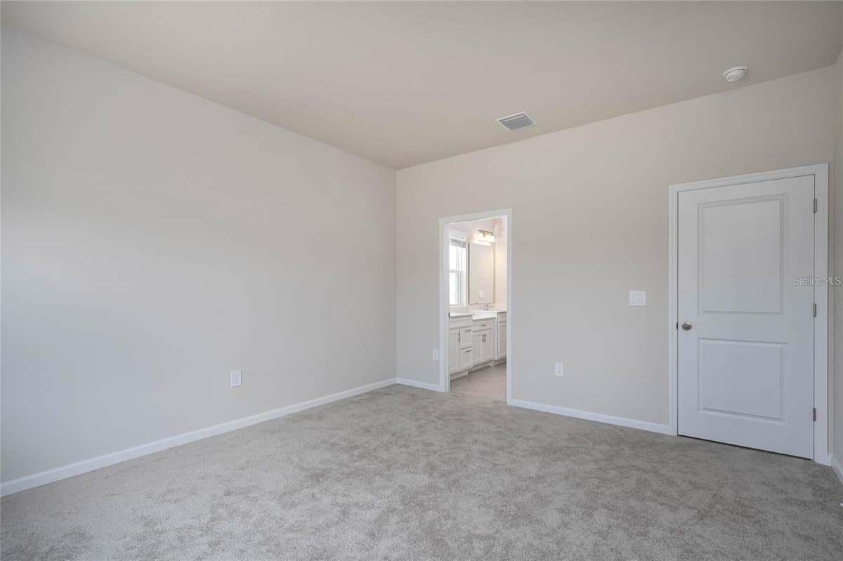 16873 CASTORO DRIVE — photo 32 of 42