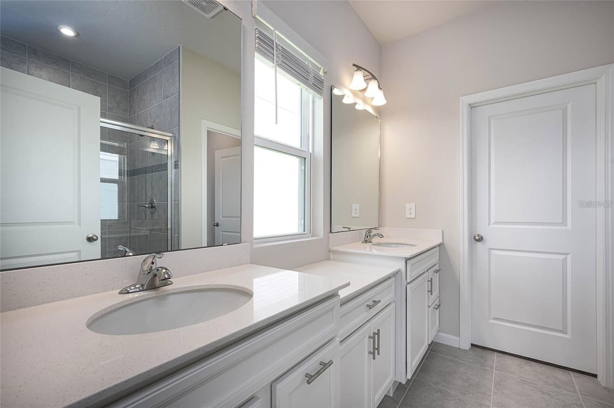 16873 CASTORO DRIVE — photo 33 of 42
