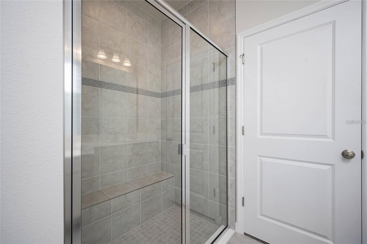 16873 CASTORO DRIVE — photo 35 of 42