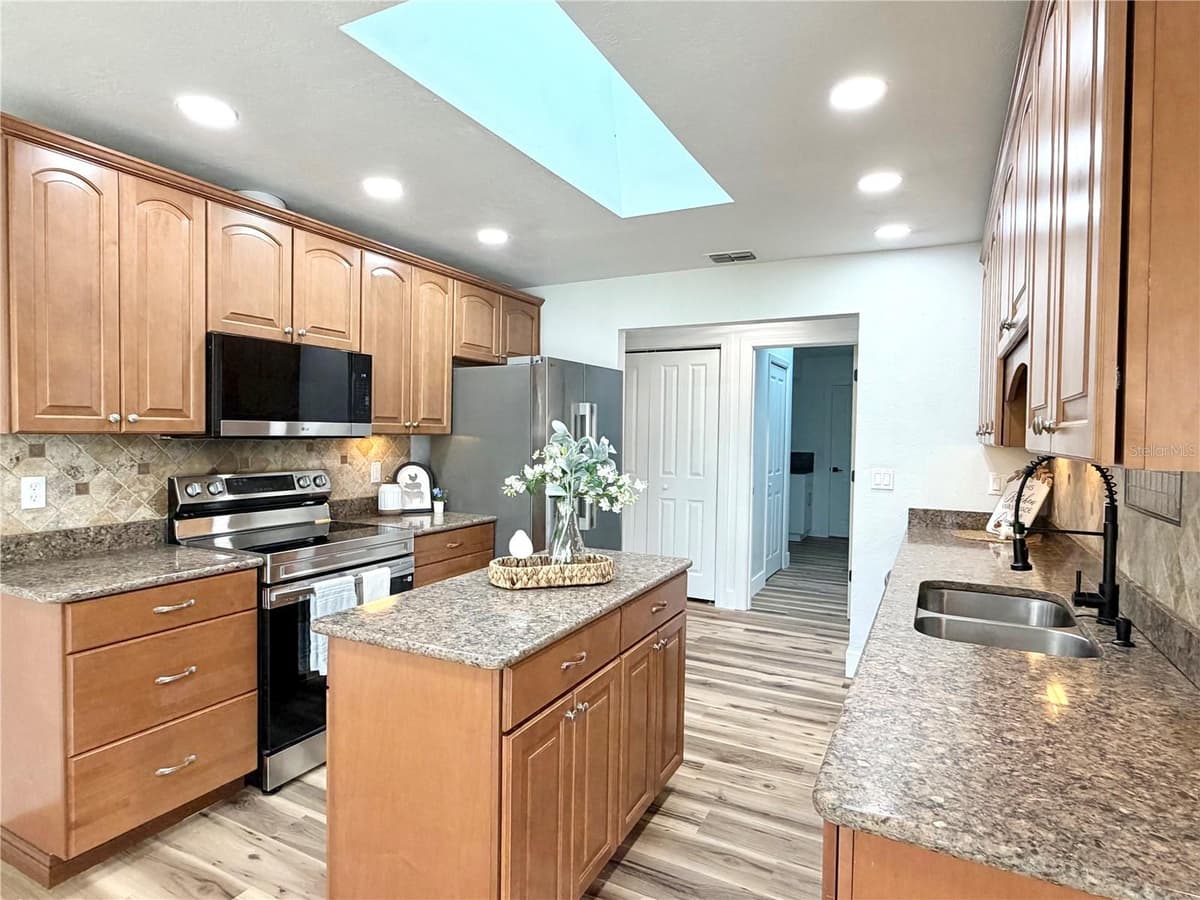 16590 46TH CIRCLE — photo 11 of 40