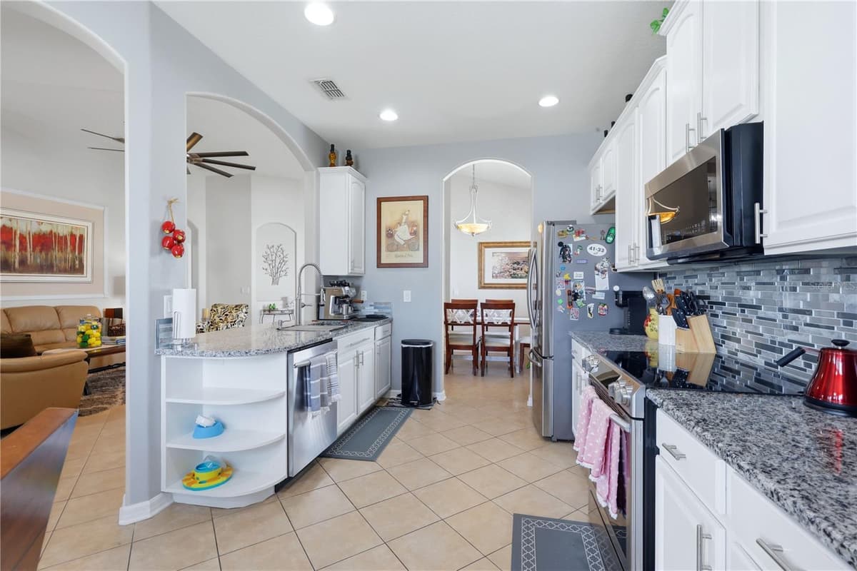 5310 72ND STREET — photo 18 of 46