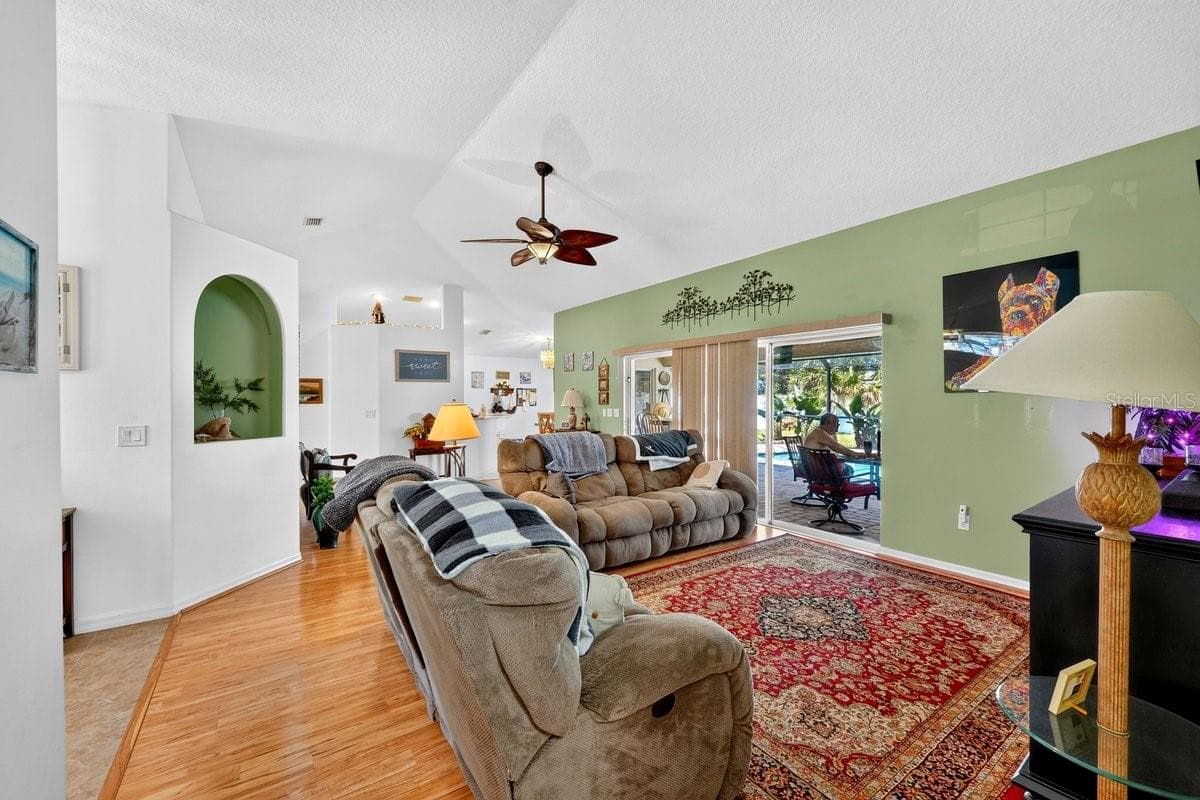 15 PINE CEDAR DRIVE — photo 3 of 37