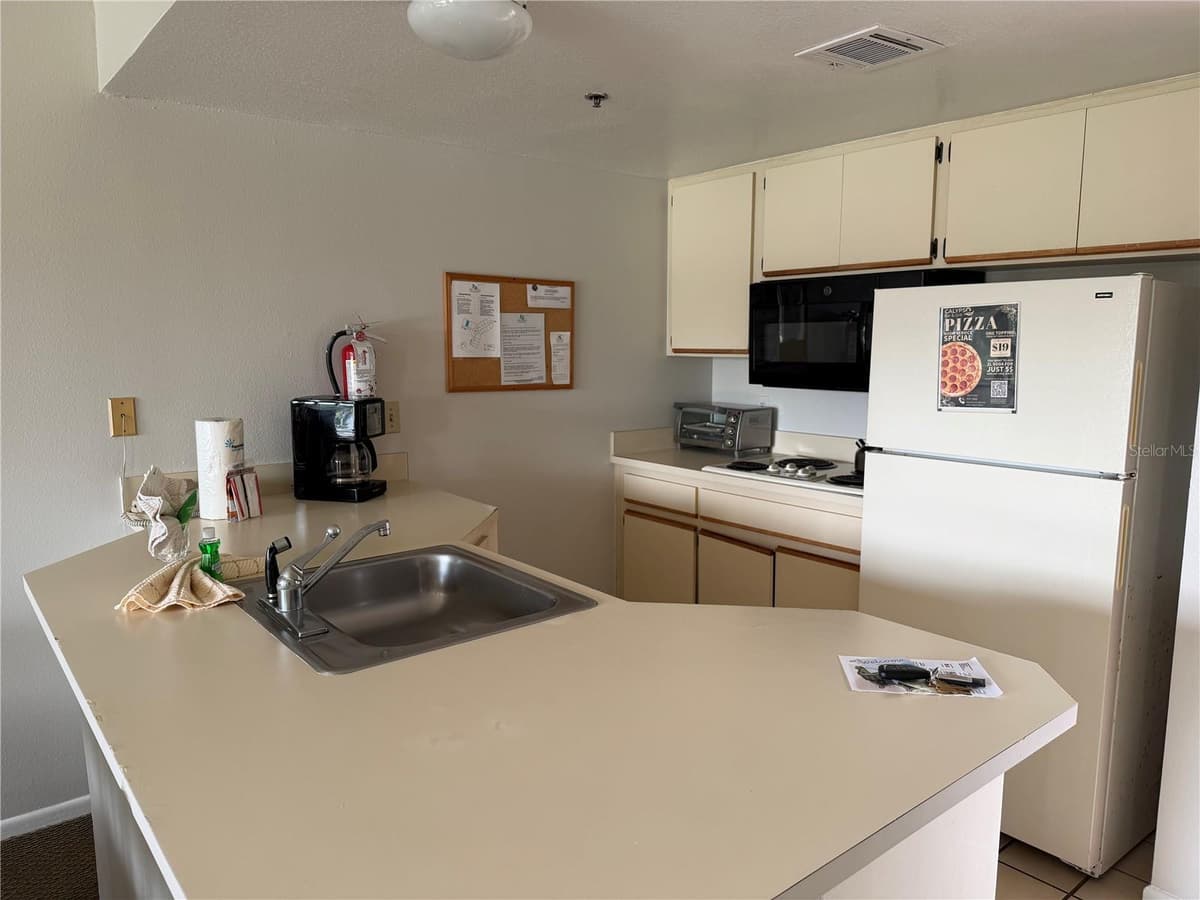 6324 PARC CORNICHE DRIVE — photo 4 of 9