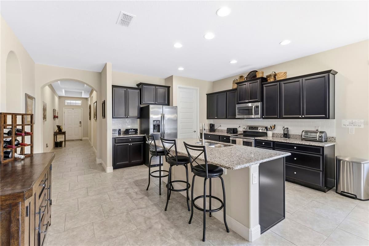 8711 EDEN COVE DRIVE — photo 2 of 37