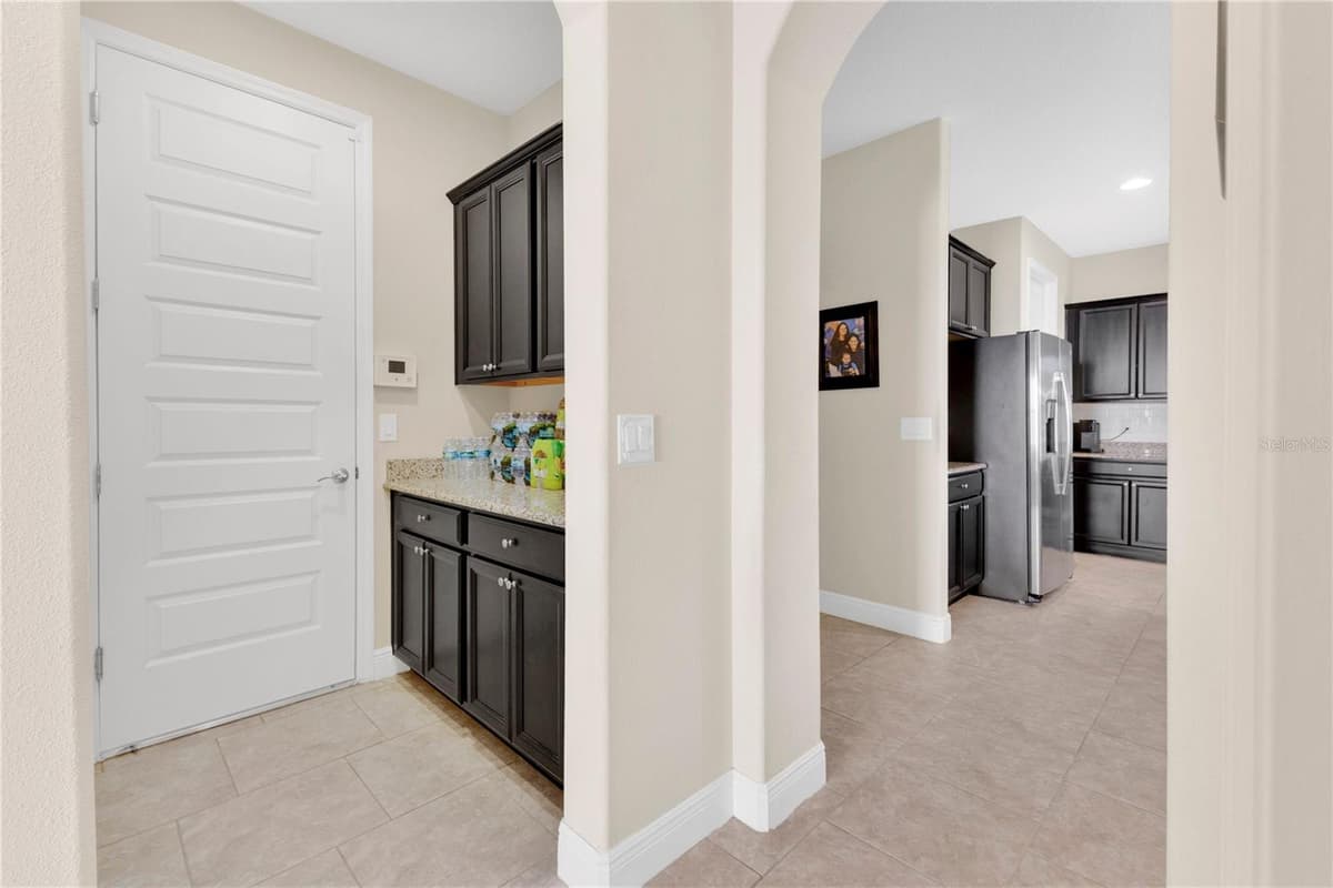 8711 EDEN COVE DRIVE — photo 8 of 37