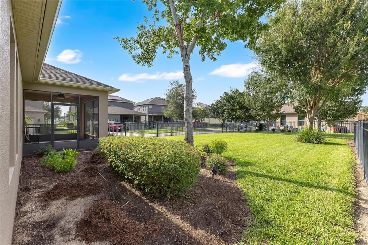8711 EDEN COVE DRIVE — photo 25 of 37