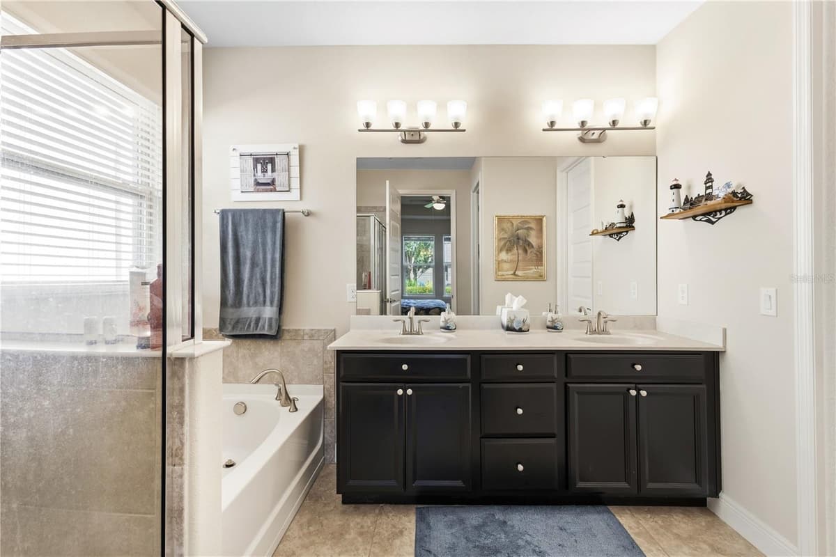 8711 EDEN COVE DRIVE — photo 11 of 37