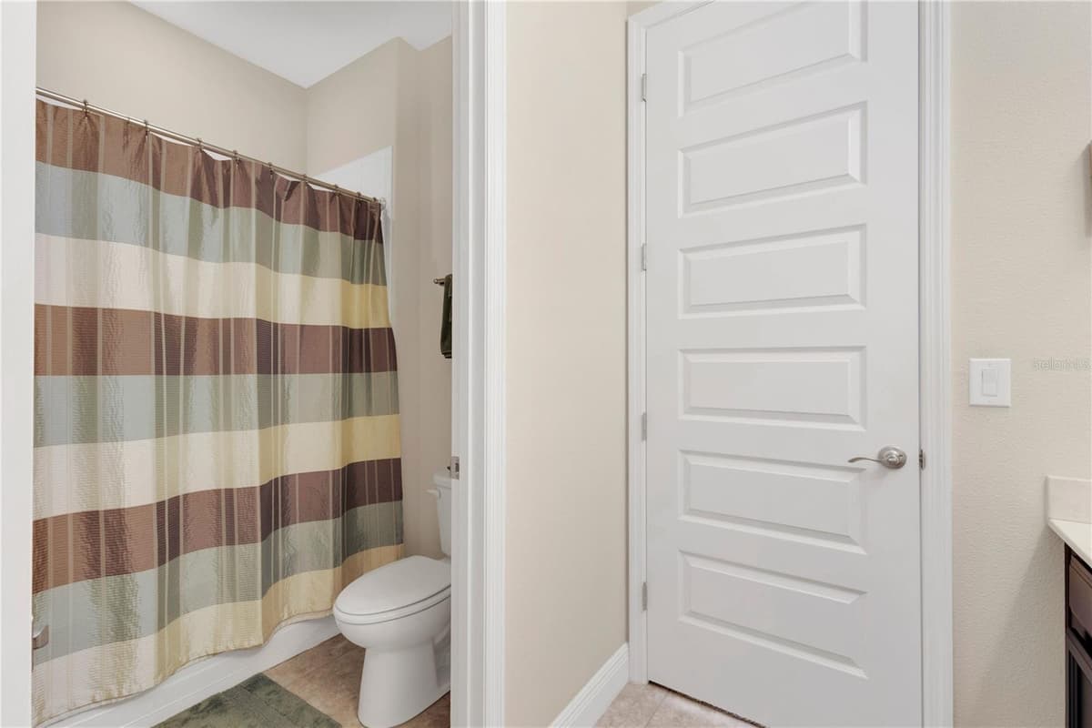 8711 EDEN COVE DRIVE — photo 19 of 37