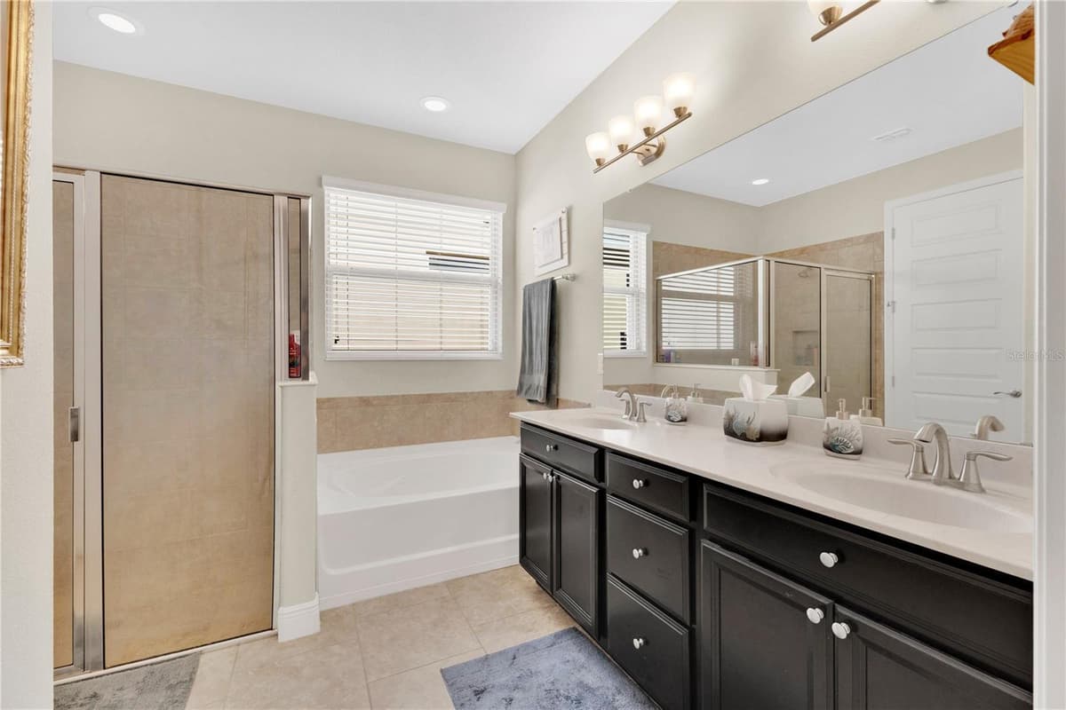 8711 EDEN COVE DRIVE — photo 13 of 37