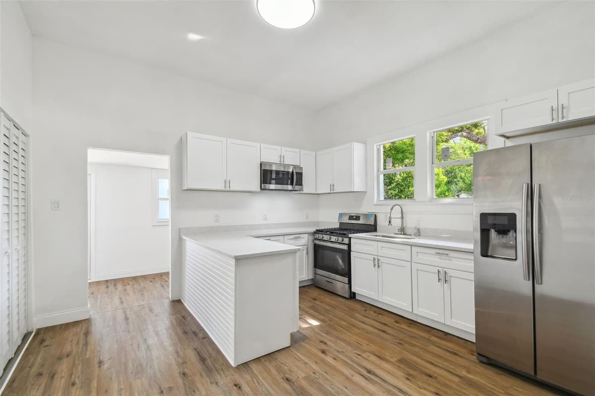 1406 21ST AVENUE — photo 11 of 38