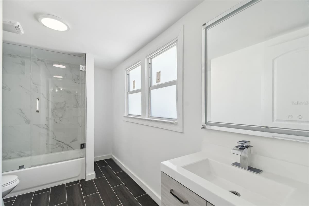 1406 21ST AVENUE — photo 15 of 38
