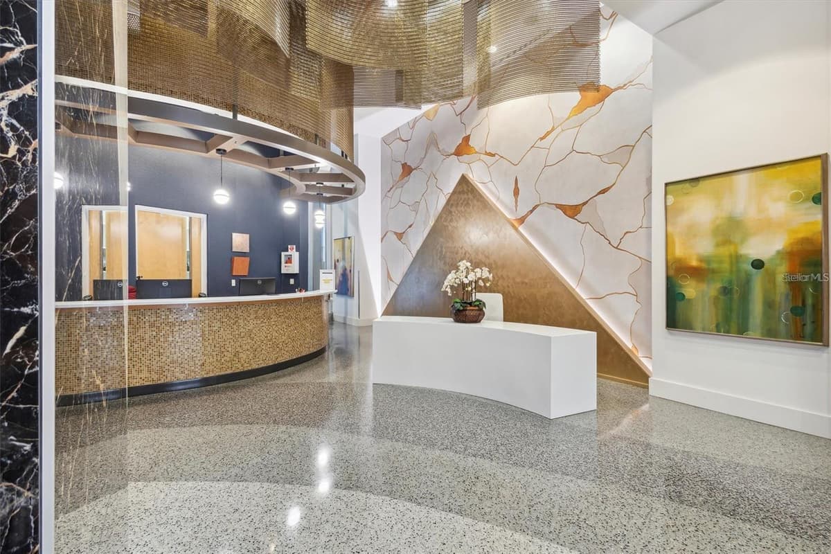 155 COURT AVENUE — photo 15 of 18